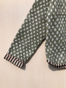 Veste kimono en coton matelassé à imprimé floral indien fait main, impression à la main, approvisionnement en gros pour femmes au meilleur prix - Product Image 4