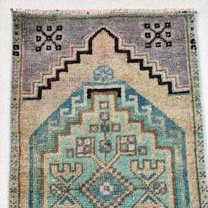 Alfombra Vintage de 1.5x2.7 pies, Alfombra Turca Pequeña, Alfombra de Lana con Diseño Floral Azul Gris - Product Image 5