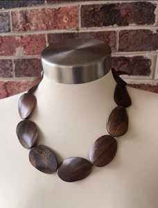 Collar llamativo de madera, collar con cuentas marrones, regalo para ella de Tradebit - Product Image 4