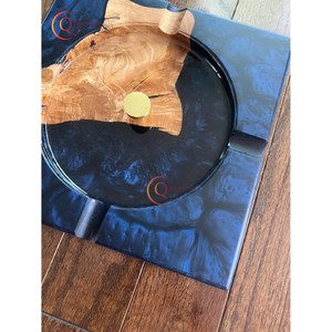 Cendrier à fumer multicolore en acacia fabriqué à la main Cendrier élégant résistant à la rouille pour bar hôtel à un prix attractif - Product Image 4