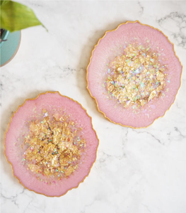 Elegant Eco-Friendly Country Style Resin <b>Coaster</b> Customizable <b>Pink</b> Color Round Glitter Flower Design for Home & Wedding Use - Product Image 1