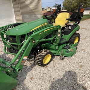 Tractor Johnn Deere 1025R TLB con motor diésel de 25hp Maquinaria agrícola de primera calidad lista para entrega inmediata - Product Image 1