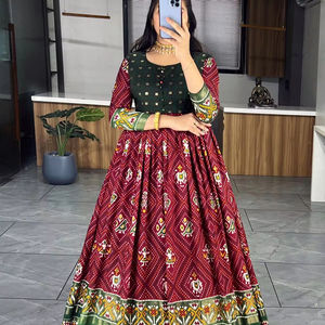 Vestido Anarkali de trabajo de seda de algodón suave de último diseñador - Product Image 1