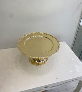 Soporte de exhibición de pastel de postre de frutas de metal dorado de Calidad exclusiva para mesa de comedor disponible a precio mayorista - Product Image 1