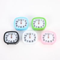 Réveil à quartz analogique classique avec logo personnalisé horloge de table à piles bon marché pour chambre sommeil du matin formateur fournitures scolaires de bureau
