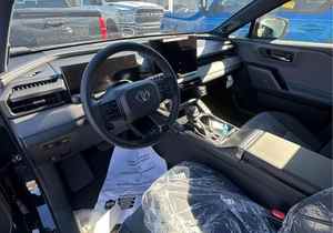 Vente en gros RAV4 Hybride 2026 SUV 4.5L Atmosphérique Boîte Automatique 7 Vitesses Euro VI 5 Portes Gauche R18 Toit Panoramique Cuir - Product Image 3