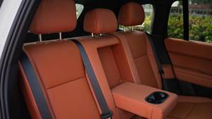 Nuevo Certificado, Cero Kilometraje/Kmh, Impecable y Elegante Liixanng L6 Max 2025 Blanco, SUV de Lujo Híbrido (Gasolina/Eléctrico) de 1.5 L - Product Image 4