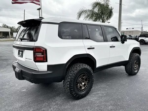 2024 pour Toyota Land Cruiser-R Black <span class=keywords><strong>Rhino</strong></span> avec accessoires NITTO OCD4X4 sièges en cuir de direction gauche caméra arrière-voiture d'occasion - Product Image 4