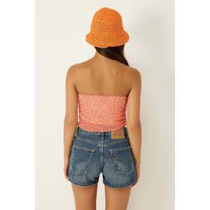 Blusa Casual Corta sin Tirantes de Malla con Cuello Redondo y Logotipo Frontal 100% Poliéster - Product Image 4