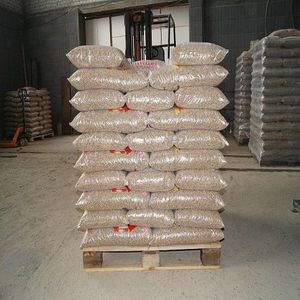 La mejor calidad, venta al por mayor, forma de barra de pellets de madera para sistema de calefacción, Exportación de origen de Austria - Product Image 1