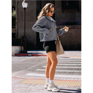 Nouveau Style personnalisé vêtements actifs femmes fermeture éclair sweats à capuche courts polaire sweats surdimensionnés à manches longues hauts courts trou de pouce - Product Image 3