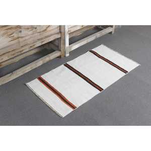 Tapis vintage 1,7 x 3,2 pieds, petit tapis turc, tapis en laine blanc et orange à motifs floraux - Product Image 1