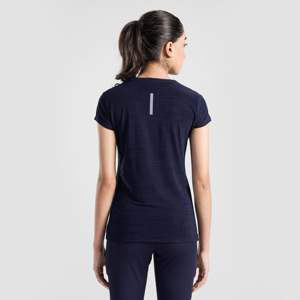 Haut de yoga Aero Wave Navy pour l'entraînement - Product Image 2