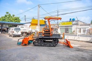 รถแทรกเตอร์ตีนตะขาบ HOGICO HG80VN 80 แรงม้า ประสิทธิภาพสูง ขับเคลื่อน 2 ล้อ สายพานยางสีแดง สำหรับงานหนัก อเนกประสงค์ เกียร์สำหรับเครื่องจักรกลการเกษตร - Product Image 6