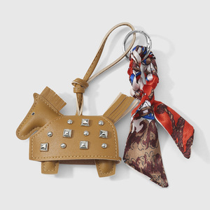 Nouveau porte-clés en cuir en forme de poney, cheval de guerre créatif, porte-clés de voiture, porte-clés en cuir fait main, accessoires de poupée en cuir - Product Image 1