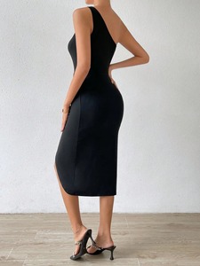 Robe élégante à la mode pour femmes Col diagonal Sans manches Halter Anneau en métal Robe sexy plissée pour femmes - Product Image 3