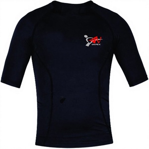 Logotipo personalizado de los hombres de media manga Rush Guard Stretch Fitness de secado rápido de manga corta ropa de baño Rash Guard negro sublimado brazos - Product Image 1