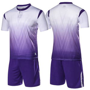 2025 Maillot de football personnalisé de haute qualité Nouveau design de sublimation avec logo de l'équipe pour les joueurs et les équipes de football - Product Image 2