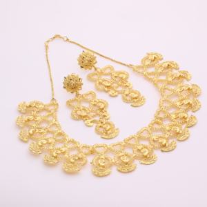 Collares de formación chapados en oro para bodas y ocasiones especiales, regalo de joyería de oro para mujeres, cobre y latón chapado en oro laminado - Product Image 1