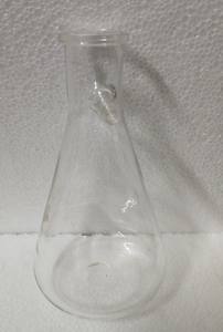 Frasco de Filtración Cónico de Vacío de Vidrio Borosilicato de 500 ml con Cuello de Perno y Tubulación Lateral para Uso en Laboratorio, Marca MAYALAB - Product Image 2