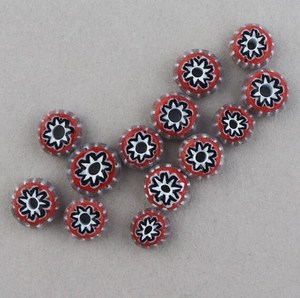 Mélange de perles de verre et de lampwork en cristal rayé Chevron rouge et blanc pour la conception de bijoux - Product Image 1