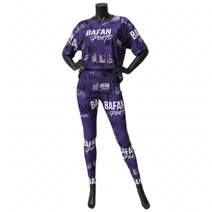 Conjunto Deportivo Premium de Camiseta de Algodón de 300GSM y Leggings de 260GSM con Paneles de PVC Reflectantes Iridiscentes y Logotipo Personalizado - Product Image 6