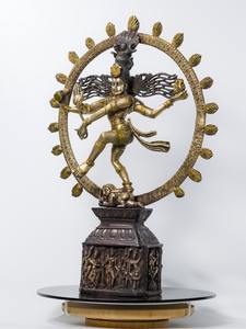 Statue de Nataraja en laiton de style moderne fait à la main exportation de haute qualité pour les temples ou les salles de puja symbole de la création du temps à vendre - Product Image 4