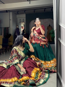 Présentant une soie Tussar parfaitement mélangée lehenga pour la saison festive pour charmer votre look Par Fabzone - Product Image 2