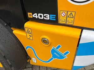 Chargeuse sur pneus électrique JCB 403, chargeuse frontale compacte, chargeuse compacte diesel pour l'agriculture et la construction - Product Image 2