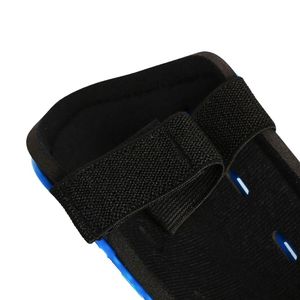 Parastinchi da calcio leggero con protezione alla caviglia EVA schiuma e cinghie per giovani e adulti giocatori di calcio - Product Image 5
