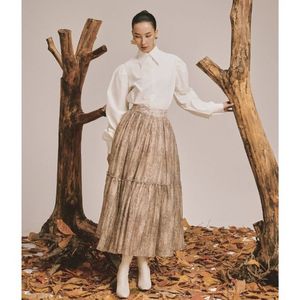 Falda de gasa para mujer elegante de talla XS hecha en Vietnam, estampado de tela de seda, cintura caída, servicios ODM para colección de otoño - Product Image 1