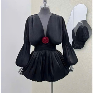 ชุดมินิเดรสผ้าชีฟองสวยงามสำหรับผู้หญิง สวมใส่สบาย ลำลอง ผลิตตามแบบ ODM ซักได้ บรรจุภัณฑ์ถุงพลาสติกอย่างดี ผลิตจากโรงงานในเวียดนาม - Product Image 4