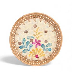 Assiette en nacre de style bohème raffiné avec bordure en rotin naturel pour un service élégant à la maison, décoration de table, en provenance du Vietnam - Product Image 2