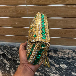 Bolso de mano y bandolera de metal con mosaico, marco cuadrado con piedras, cadenas con diseño de patrón y decoración de perlas, hecho a mano. - Product Image 5
