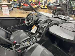 NUEVAS VENTAS PARA 2025 Can-Am Maverick X3 X RC 64 TURBO RR - Product Image 6