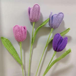 Venta al por mayor de fábrica: Productos terminados de tulipanes de pétalos de flores de ganchillo creativos, ramos de flores tejidos a mano puros. - Product Image 2