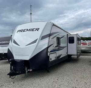 Caravana RV Mediana para Viajes, Remolque para Aventuras de Lujo al Aire Libre y Todoterreno - Product Image 2