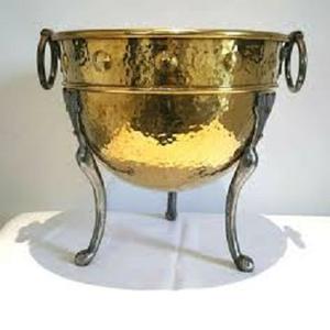 Cuenco grande de latón metálico con mango de hierro, Enfriador de cubo de vino y enfriador, suministros para Bar, suministros de vajilla de La India - Product Image 1