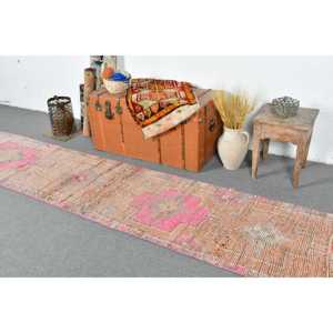 พรมวินเทจสไตล์ตุรกี ขนาด 2.2x10.1 ฟุต สีชมพู-น้ำตาล ลายดอกไม้ - Product Image 3