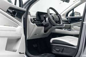 Nouveau modèle 2025 Kia Sportage Premium Smart 1.5L FWD Gris avec toit ouvrant panoramique, zéro kilomètre, prix attractif, prêt à être expédié - Product Image 3