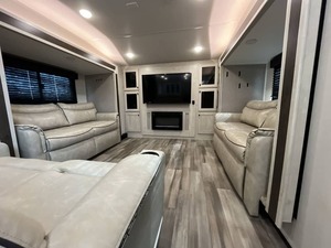 Fournisseur de nouvelles caravanes de camping-car 2024 For Rest River RV Cardinal 35FL à vendre pour le camping et les voyages - Product Image 5