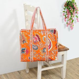 Grand sac fourre-tout en coton orange matelassé fait à la main, sac fourre-tout écologique et durable pour femmes, sac fourre-tout bohème pour artiste, sac fourre-tout pour les courses - Product Image 5