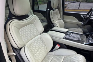 Clean used 2018 Lin-coln Navi-gator <b>Black</b> <b>Label</b> 450-hp Twin-Turbo V6 - Product Image 5