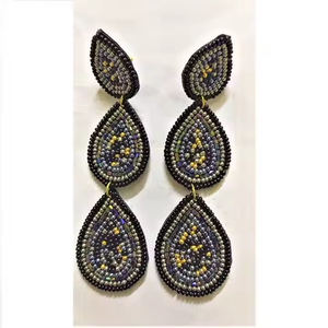 Pendientes de Lujo con Cuentas Bordadas a Mano de la India, Multicolores, Hechos por MD Handicrafts - Product Image 2