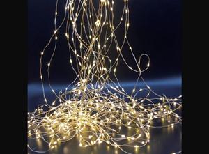 2m. Cascata luminosa bianco caldo con cavo dorato, 400 LED e 20 fili, 6V IP44 (F-bright 00235-BC) - Product Image 1