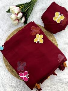 Listo para usar tela de Georgette de imitación pesada trabajo de mariposa Sari de moda de longitud larga con pieza de blusa a juego para ropa de mujer - Product Image 3