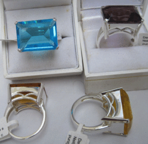 Anillo de Cuarzo Ahumado Natural para Mujer Shah Gems, Elegante, con Engaste de Plata de Ley 925 y Diseño de Garra, Ideal para Regalo - Product Image 1