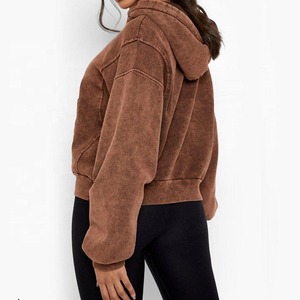 Vente en gros de services OEM Sweats à capuche légers de couleur unie et délavés à l'acide pour femmes, teints dans la couleur unie - Product Image 6