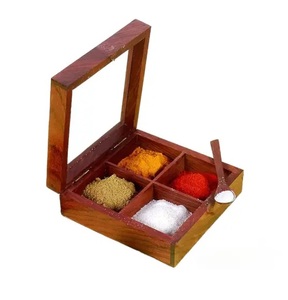 Boîte Masala en bois massif avec 4 compartiments Qualité exclusive pour la cuisine à domicile ou le restaurant Boîte à épices de forme carrée - Product Image 1