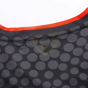 Uniforme de basket-ball pour hommes personnalisé de haute qualité, 100% polyester, respirant, séchage rapide, sans manches, design uni, ensembles de maillots de basket-ball - Product Image 3